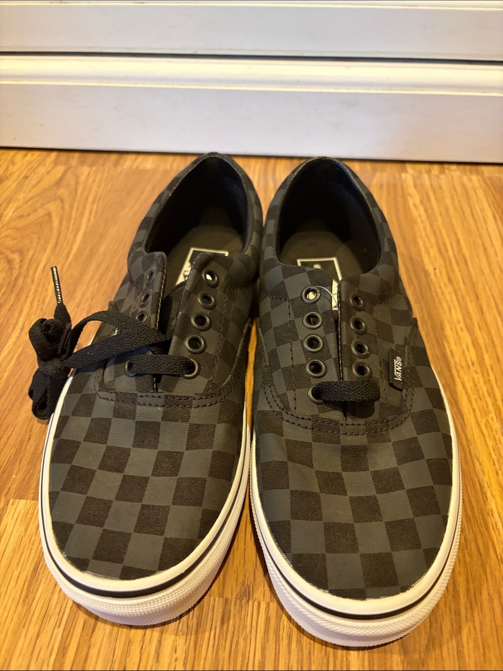 Vans Checkerboard Canvas Low-Top Sneakers - Black & Gray - Picture 4 of 13